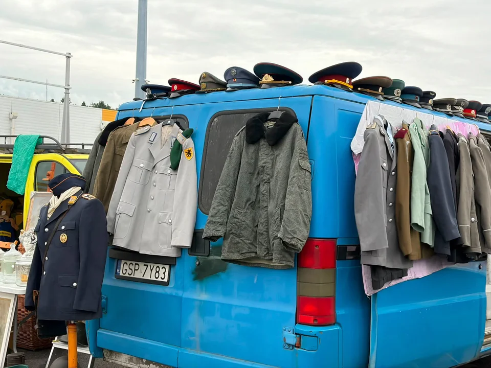 Pchli Targ „Z KUFRA” przyciągnął mieszkańców Osowej. Można było sprzedać rzeczy zalegające w domu