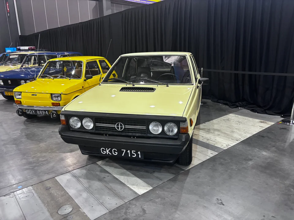 Klasyki motoryzacji w AMBEREXPO. Tak wygląda Strefa Retro Samochodów