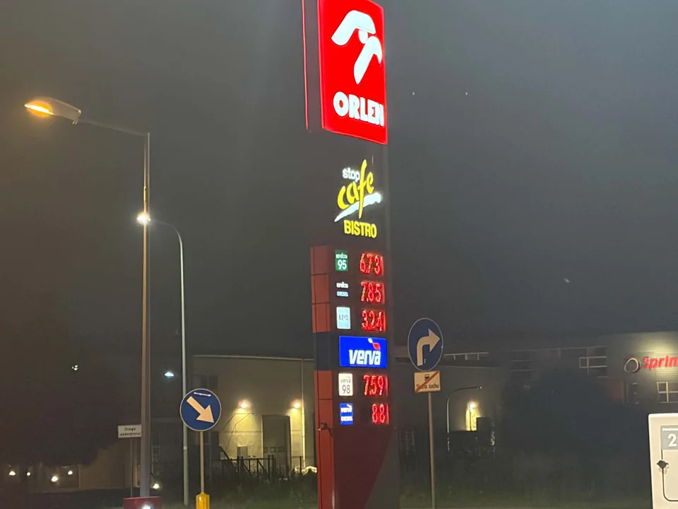 Kierowcy już odetchnęli, a paliwo może być jeszcze tańsze