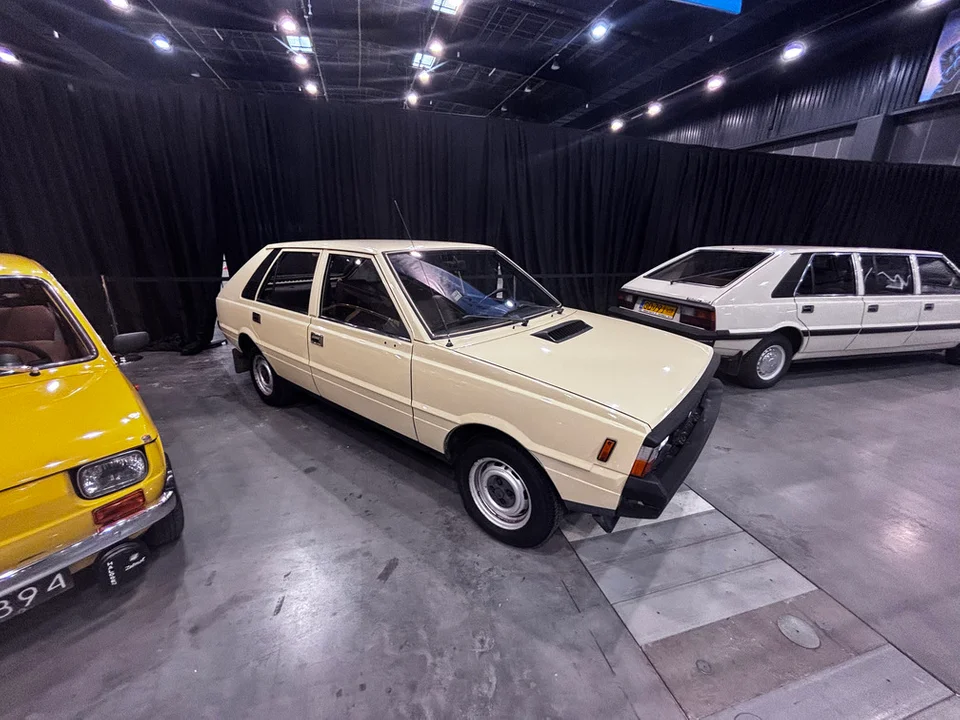 Klasyki motoryzacji w AMBEREXPO. Tak wygląda Strefa Retro Samochodów