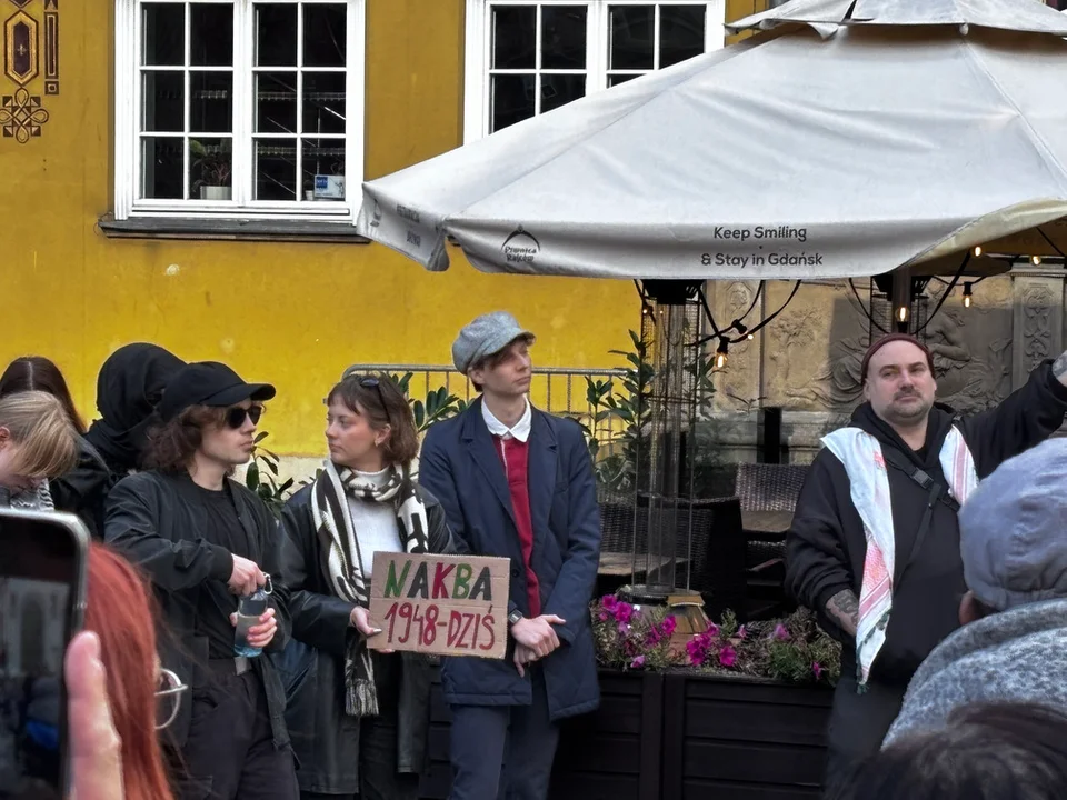 Protest dla Palestyny w Gdańsku. Tłum spotkał się przy Fontannie Neptuna